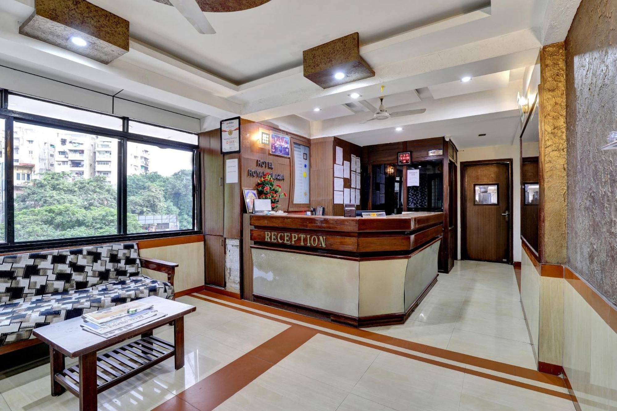 أحمد أباد Collection O 82926 Hotel Royal Plaza المظهر الخارجي الصورة